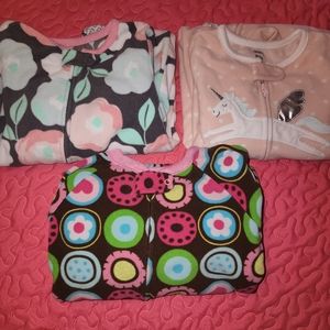 #105 *3 Pairs of 2T Feety Pajamas